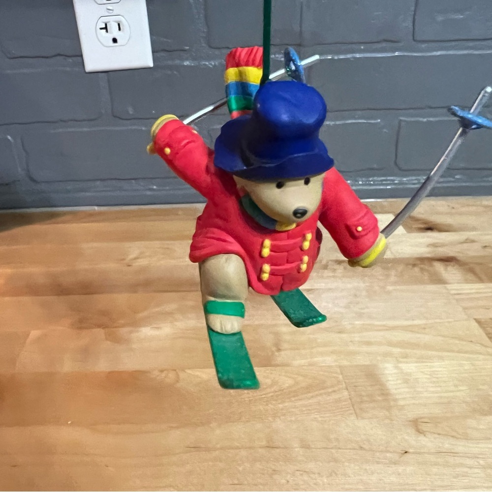 Vintage Rainbow Paddington Bear Skis 1996 Gliding Into Christmas CARLTON